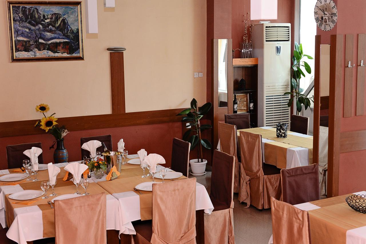佐拉家庭艺术酒店 Vratsa 外观 照片